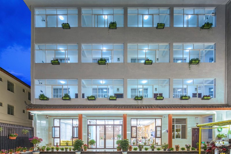 丽江云乡客栈外景图