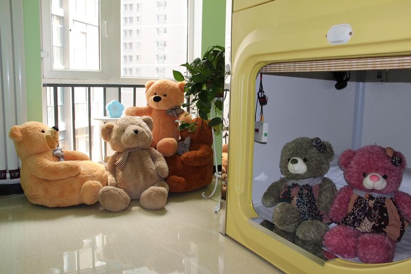 Simple Capsule Apartment Hotel Guest Room