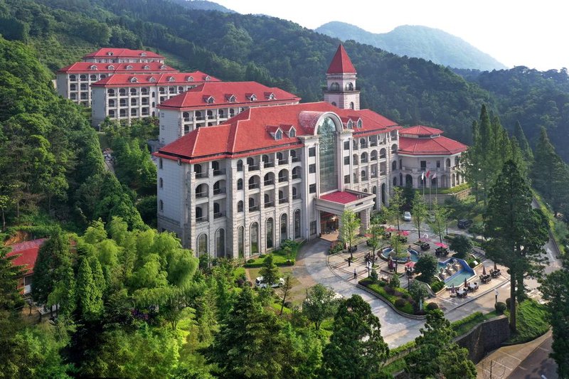 Holiday Way Resort Lushan Over view