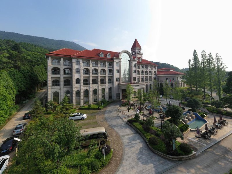 Holiday Way Resort Lushan Over view