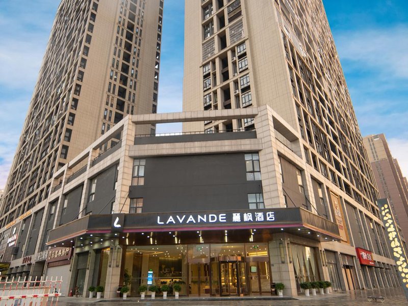 Lavande Hotel (Wuhan Happy Valley Renhe Road Metro Station) Over view