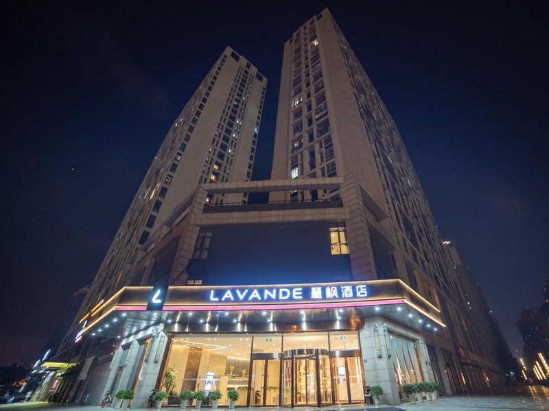 Lavande Hotel (Wuhan Happy Valley Renhe Road Metro Station) Over view