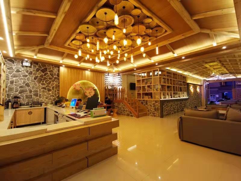 Zhaotong Huiqian Fengxia Hotel Over view