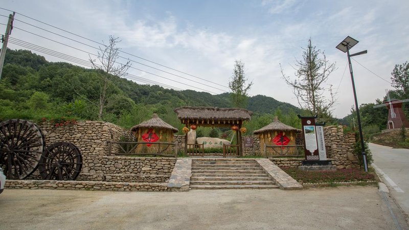 Floral Hotel · Stillwater Mountain Villa Luanchuan Over view