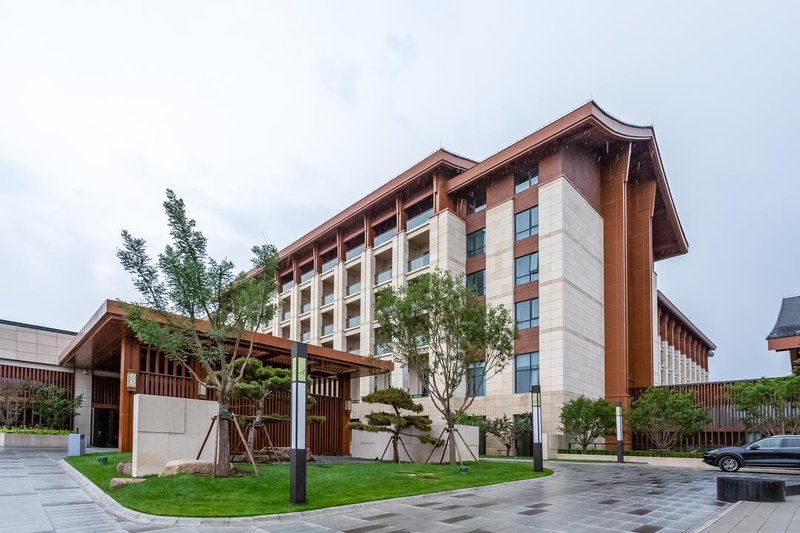 Hyatt Regency Beijing Shiyuan Over view