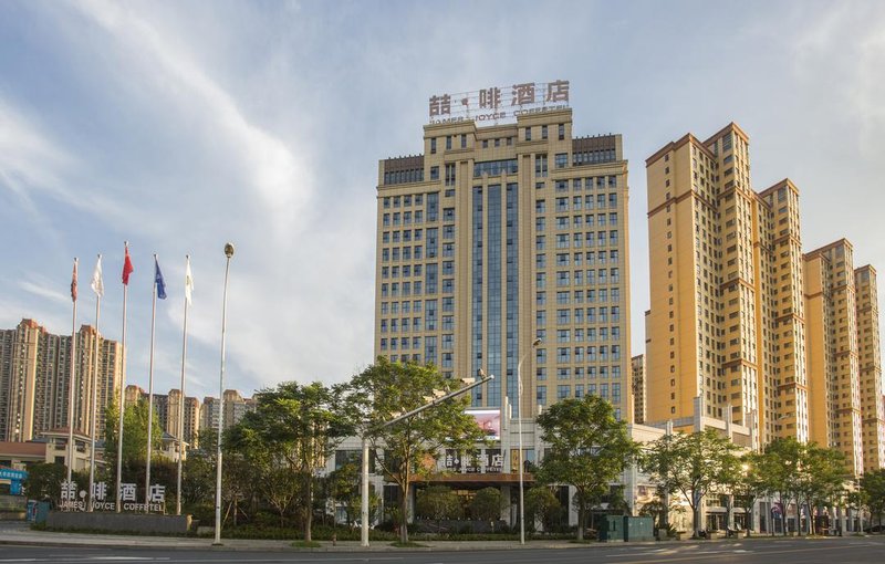 James Joyce Coffetel (Changde Liuye Lake) Over view