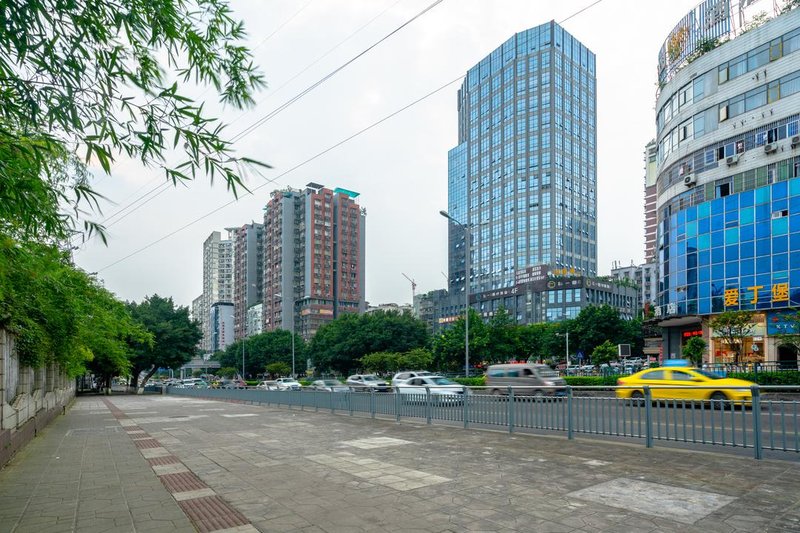 Muben Shuiyuan Hotel (Chongqing Guanyinqiao Huahuiyuan Light Rail Station) over view