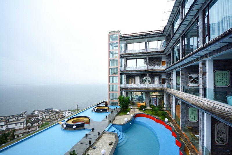Xiyun Lake View Holiday Hotel Over view