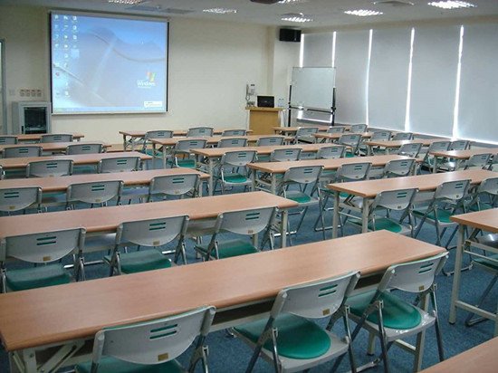 7 Days Premium Xinyang Railway Station Culture Centermeeting room