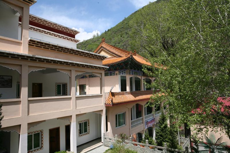 Erdaoqiao Hot Spring Hotel Over view