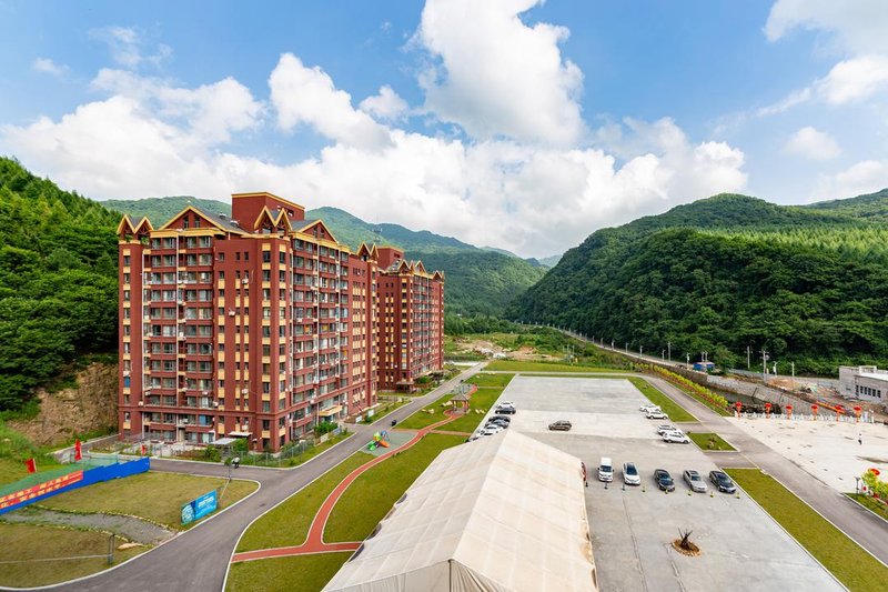 Wonate Hot Spring Resort Over view