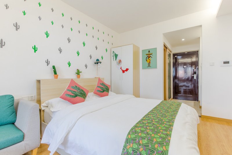 MYSTERY TREE Over view