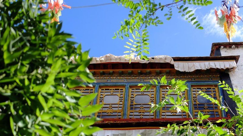 Hang Suk Trichang Labrang Hotel Over view