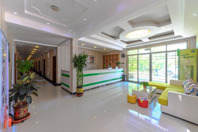 nongfushanzhuangHotel public area