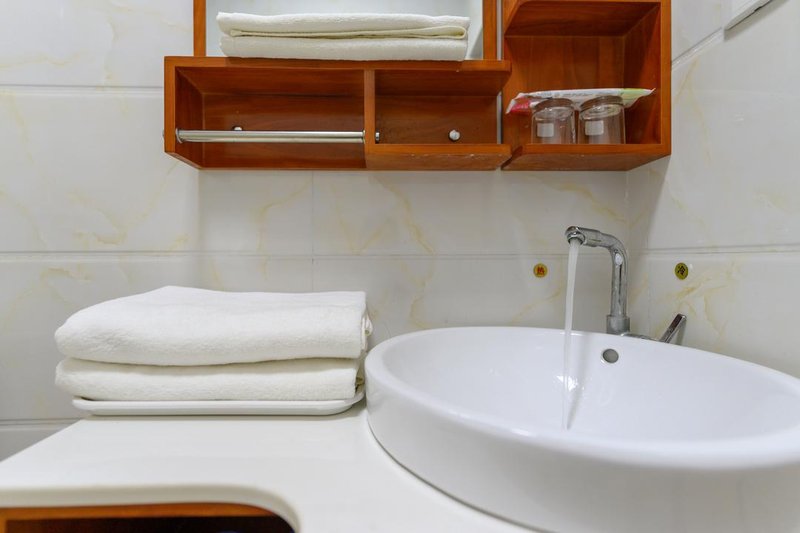 nongfushanzhuangGuest Room