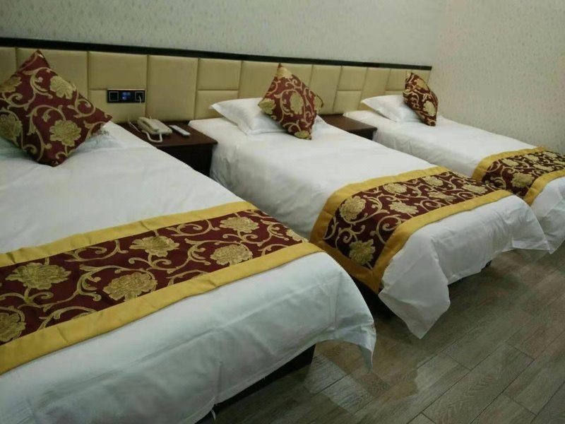 YI MING XUANGuest Room