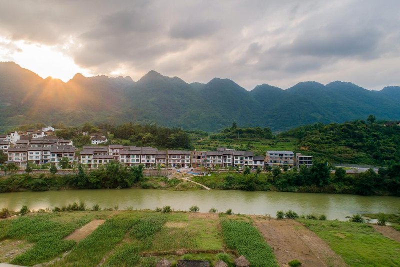 Mulanfang Guixiang Holiday Hostel Over view