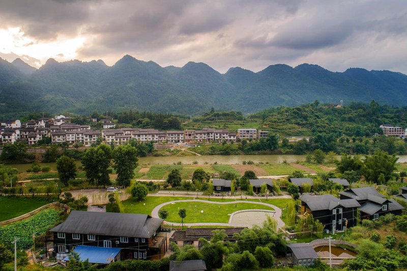 Mulanfang Guixiang Holiday Hostel Over view