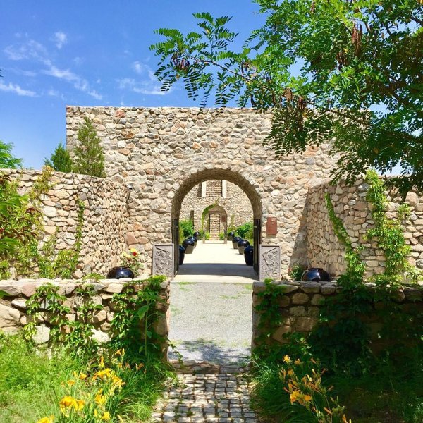 Tsingpu Badaling Retreat Over view