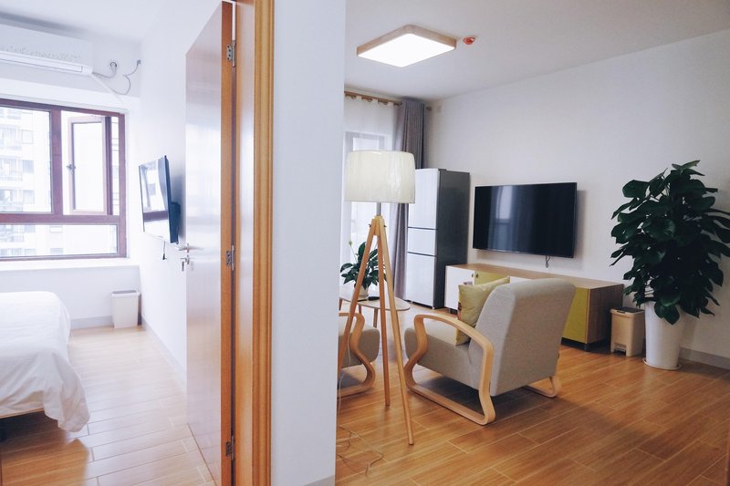 Home Rainbow GGuest Room