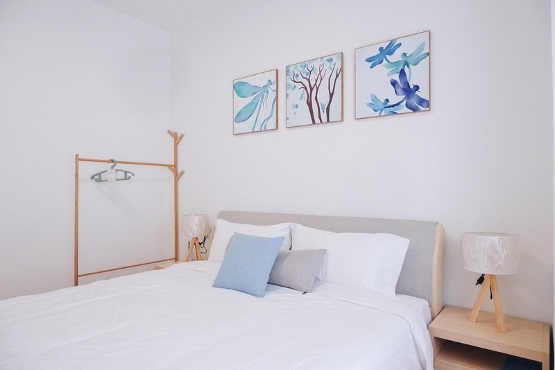 Home Rainbow GGuest Room