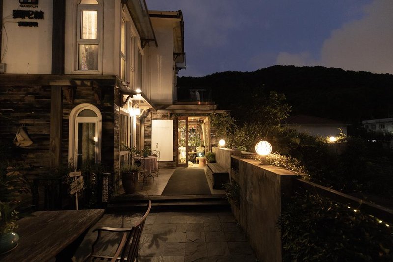 West Lake Yungu Garden Inn Over view