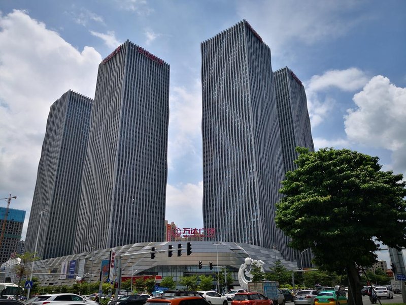 Towo Holiday Hotel (Zhanjiang Wanda Plaza)Over view