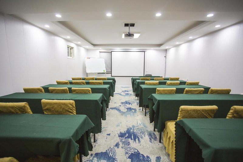 Siji Hotel Qingdao meeting room