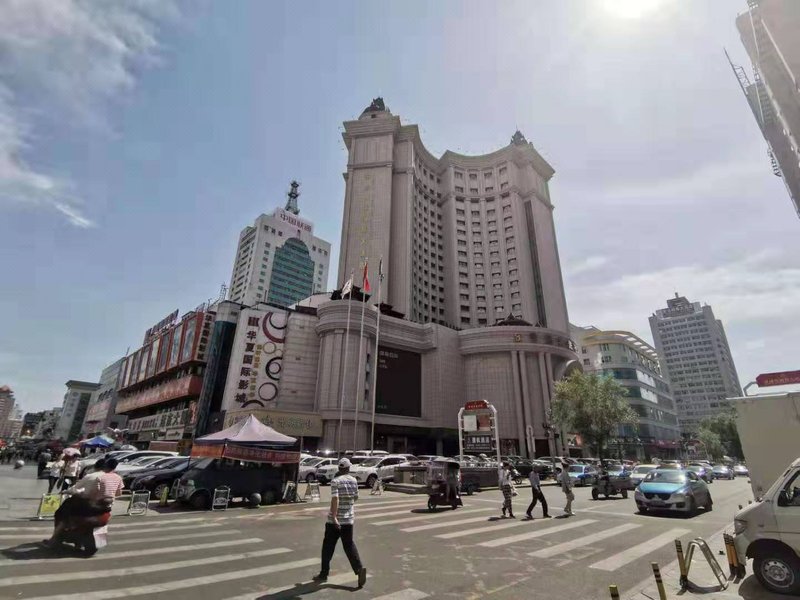 东方明珠国际大酒店(牡丹江火车站店)外景图