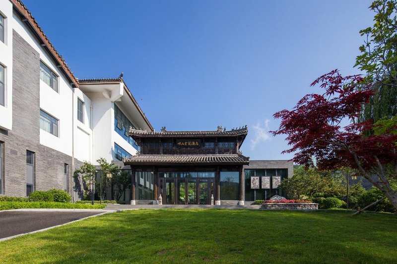 LAOSHAN ACADEMY HOTEL Over view