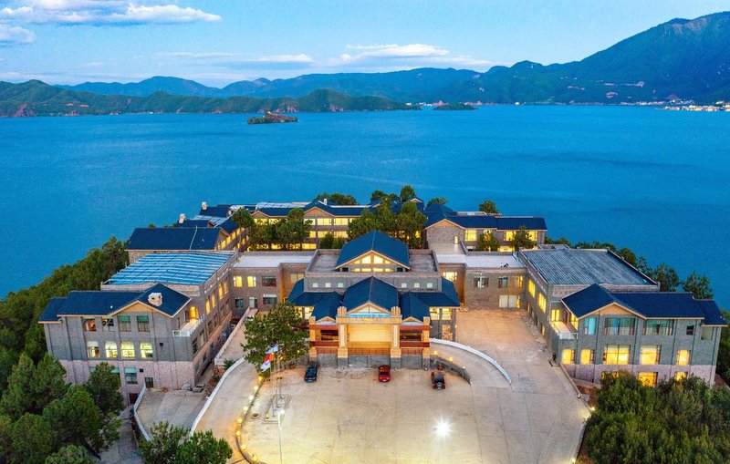 Silver Lake Island Hotel At Lugu Lake, Yunnan over view