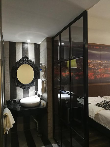 Super 8 Urumqi Renmin CinemaGuest Room