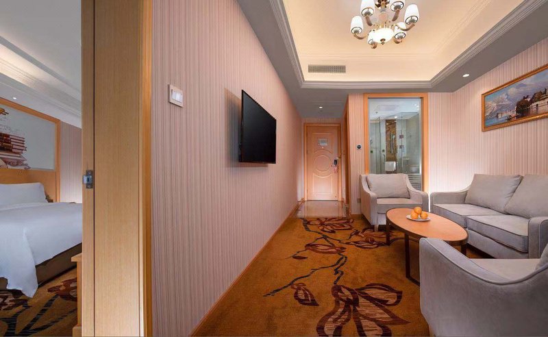 Vienna Hotel (Jiujiang Happy City) Guest Room