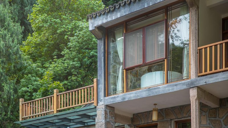 Fenglai Banshan Holiday Hostel Over view