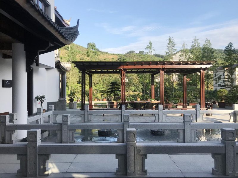 Qiandao lake mountain south quality boutique  GuesthouseOver view