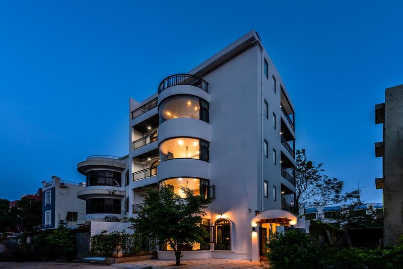 Jingxianju Light Luxury HostelOver view