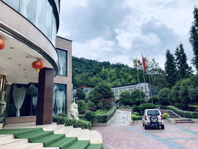 Huashui Bay Diexiangxi Hot Spring Hotel Over view