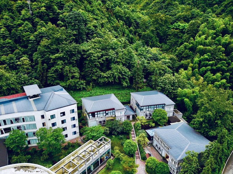 Huashui Bay Diexiangxi Hot Spring Hotel Over view