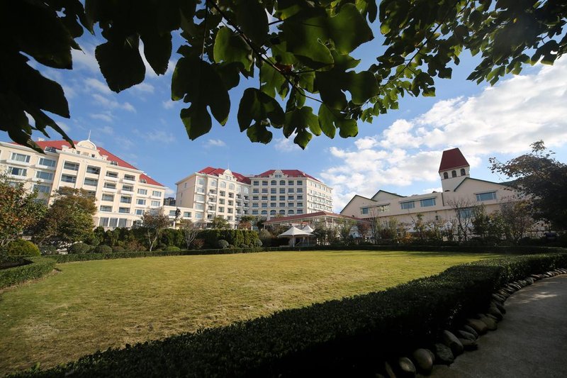 SeaView Garden Hotel Qingdao Over view