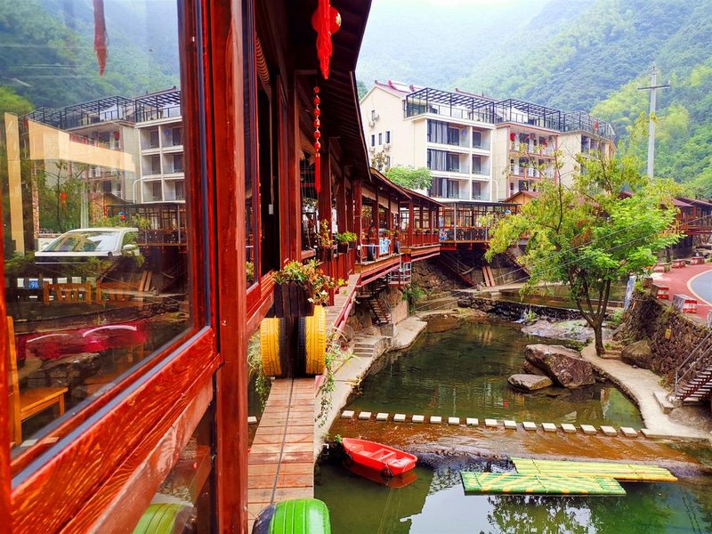 Yiyun Boutique Chain Inn (Tonglu Mountain Foot Tingyuan) over view