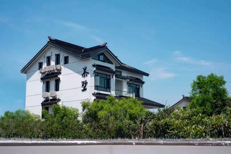 Tea Villa in Lake Over view