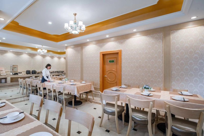 Vienna Hotel (Songming Dianzhong New District) Restaurant