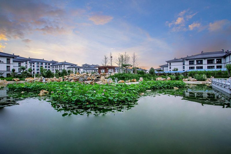 Yunzhen Jinling Acrobatic HotelOver view