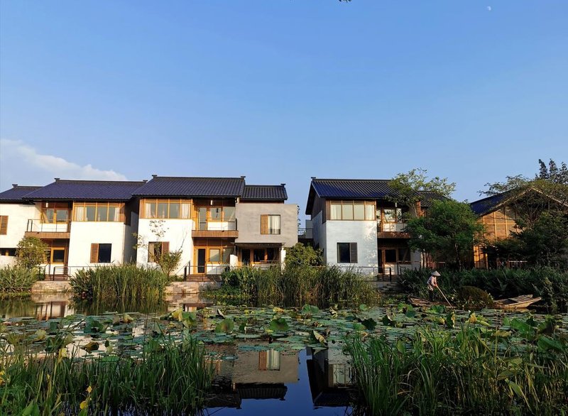 Long lake beautiful night Over view