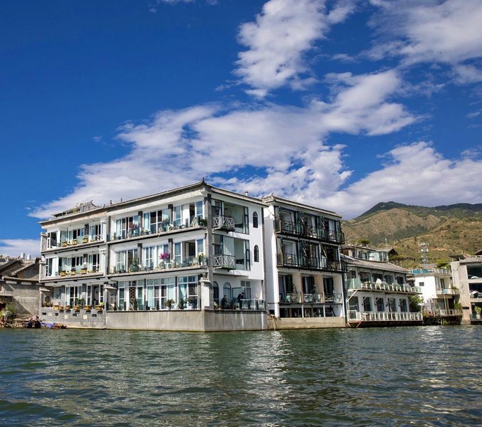 ShuangLang Clouds Inn Over view