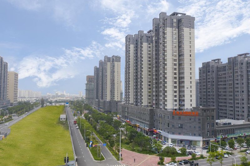 Vienna International Hotel (Fuzhou South Railway Station) Over view