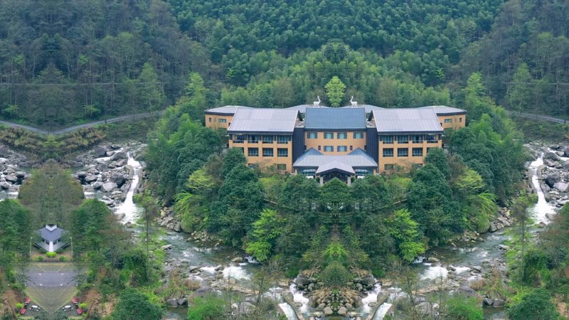 Shennongwan Holiday Hotel Over view