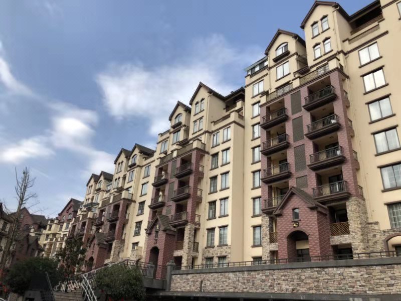 Merlin Hot Spring Inn Over view