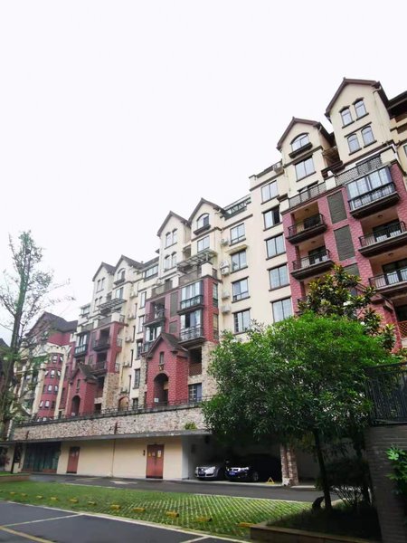 Merlin Hot Spring Inn Over view