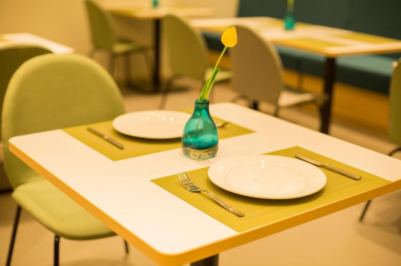 Home Inn Selected(LinCang XinYaTai Times Square) Restaurant